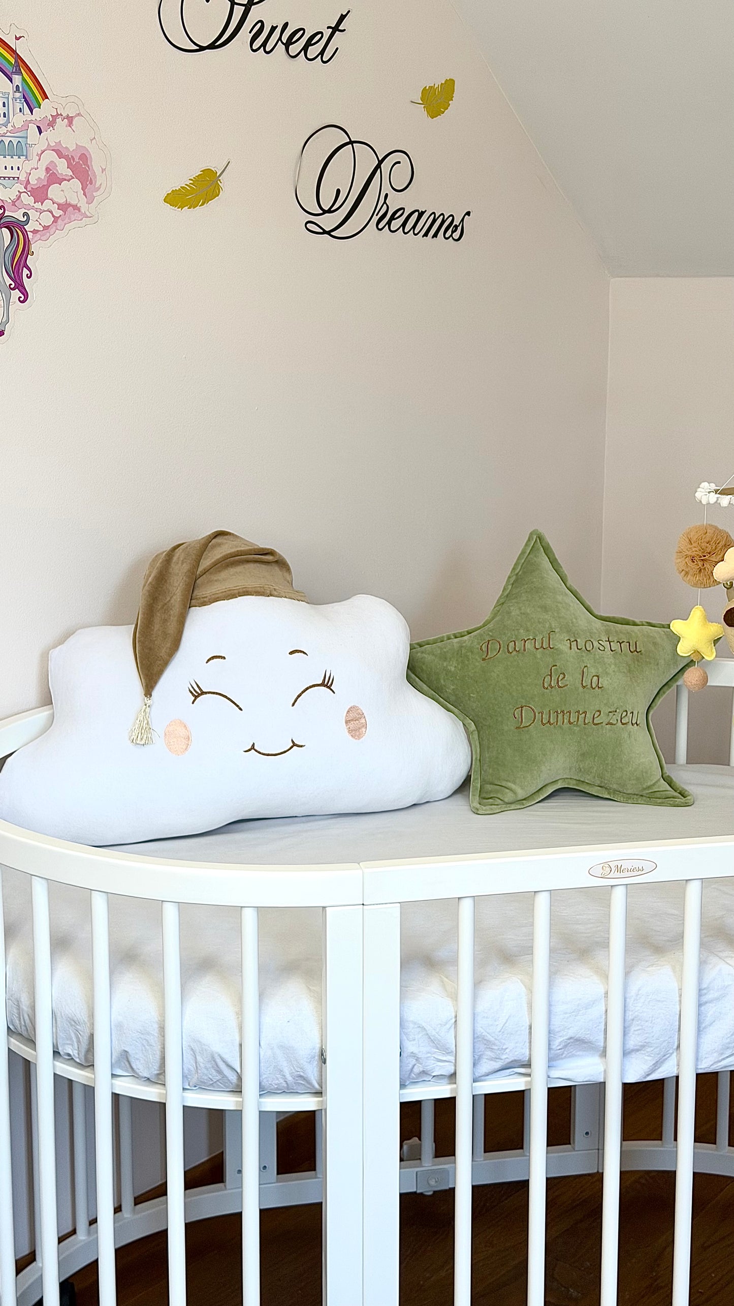 Set de pernuțe norișor și steluță. Alb și verde.