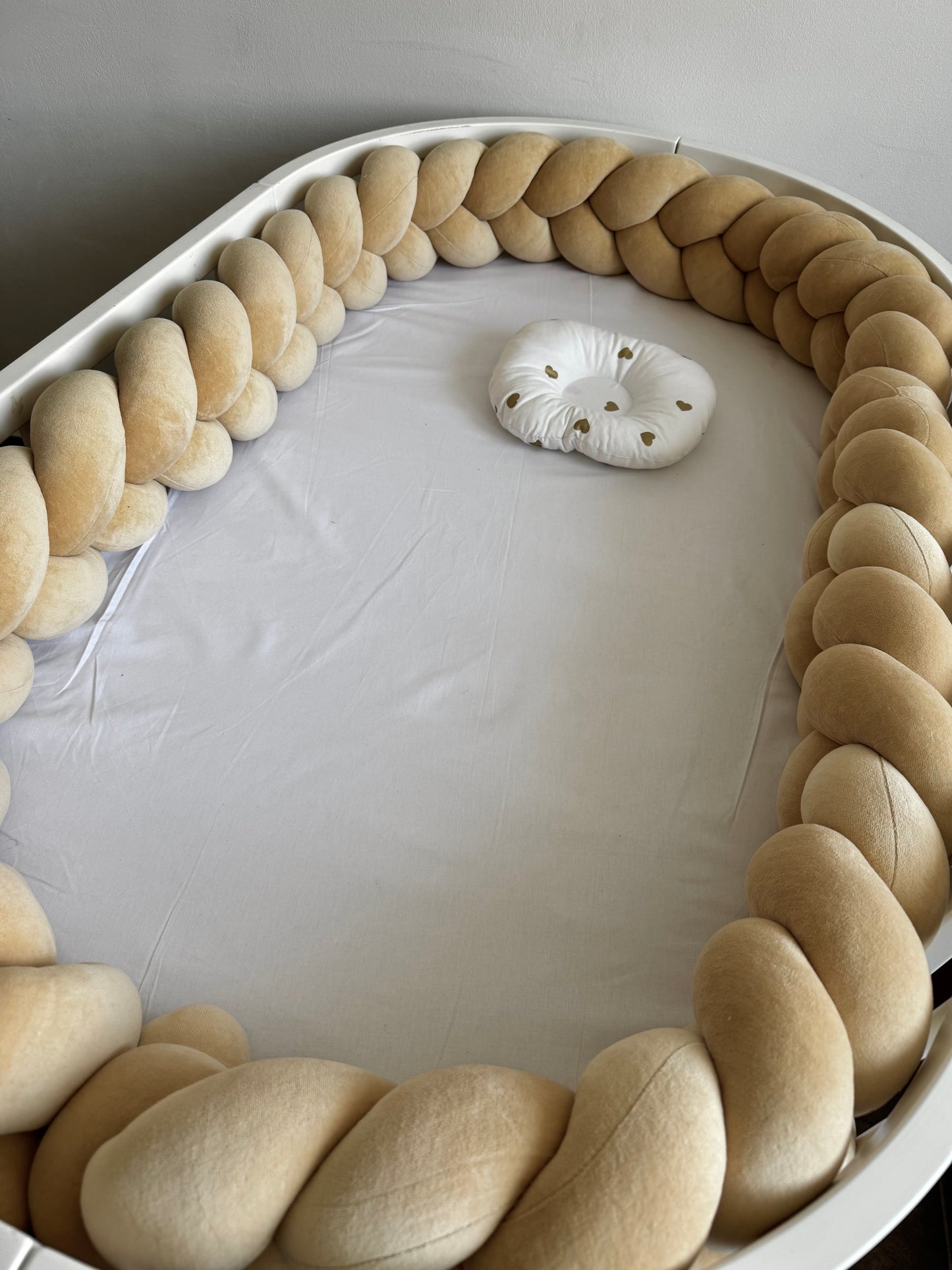 Copriletto intrecciato Capucino 350 cm per letto ovale o 120/60