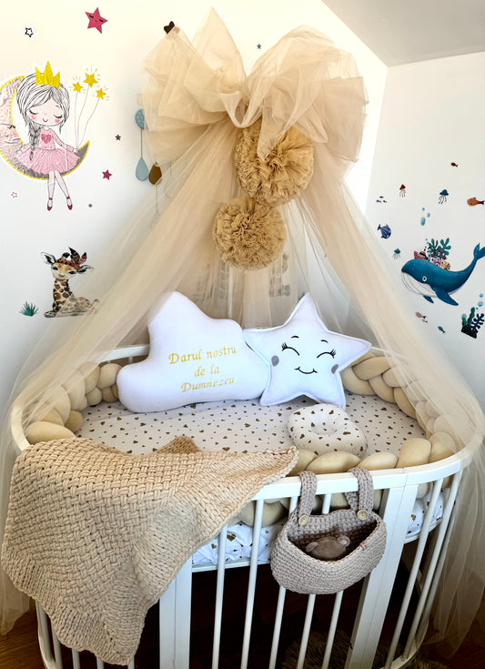 Set complet de accesorii personalizate pentru pătuțul bebelușului- Bej și Alb