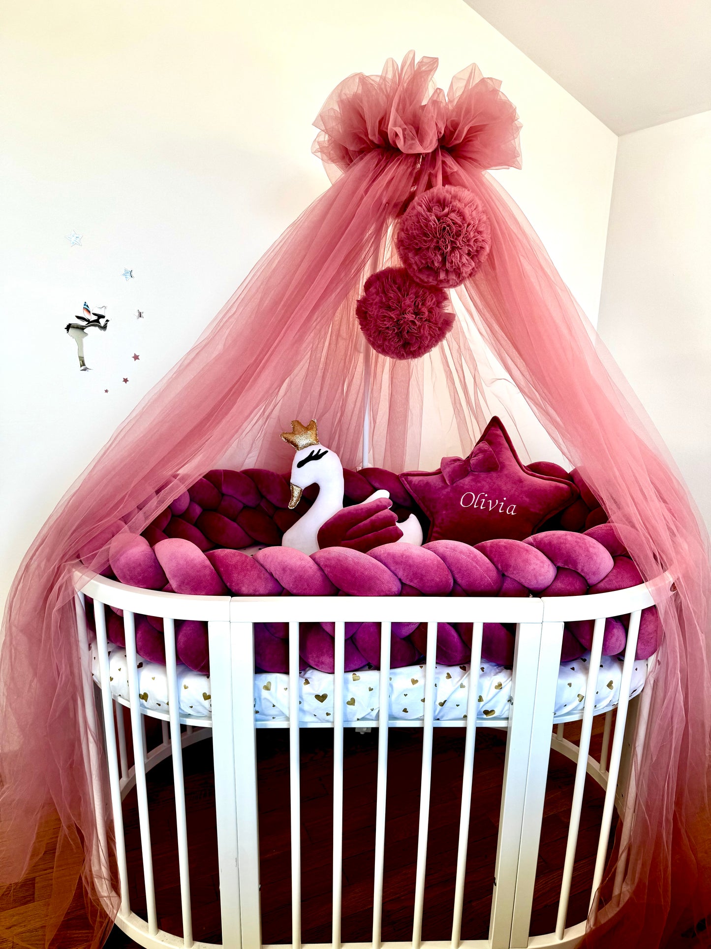 Set Accesorii Pătuț Bebeluș – Protecție Împletită 4 Fire 350 cm, Pernuță Personalizată, Lebădă, Baldachin & Cearceaf 100% Bumbac