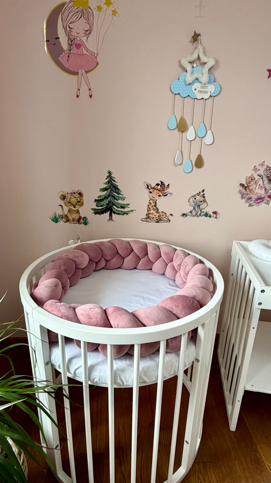 Protecție împletită pentru pătuț – Roz închis 230 cm din velur moale catifelat