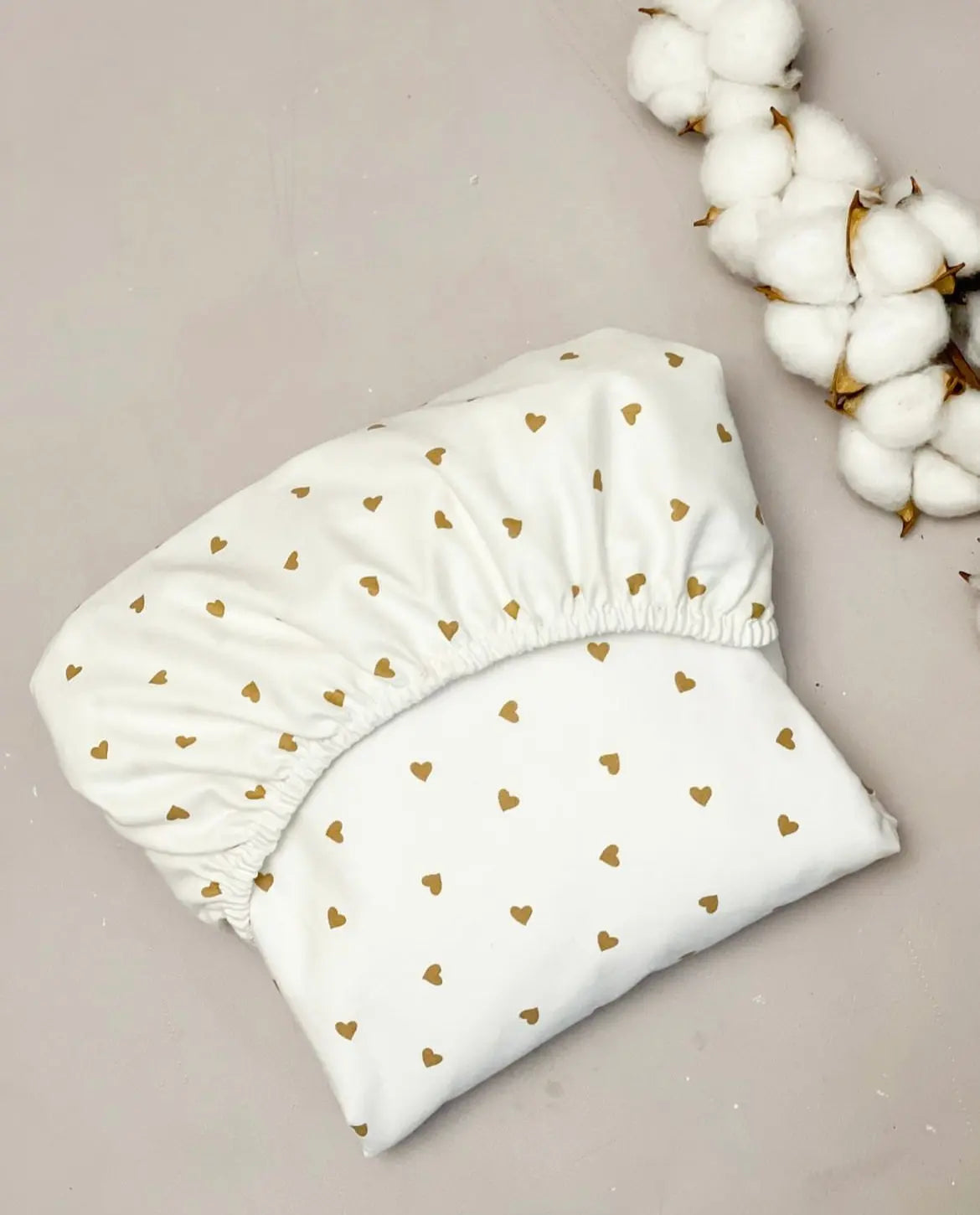 Cerceaf rotund cu inimioare aurii pat 75x75 cm, bumbac Ranforce 100 % Meriess