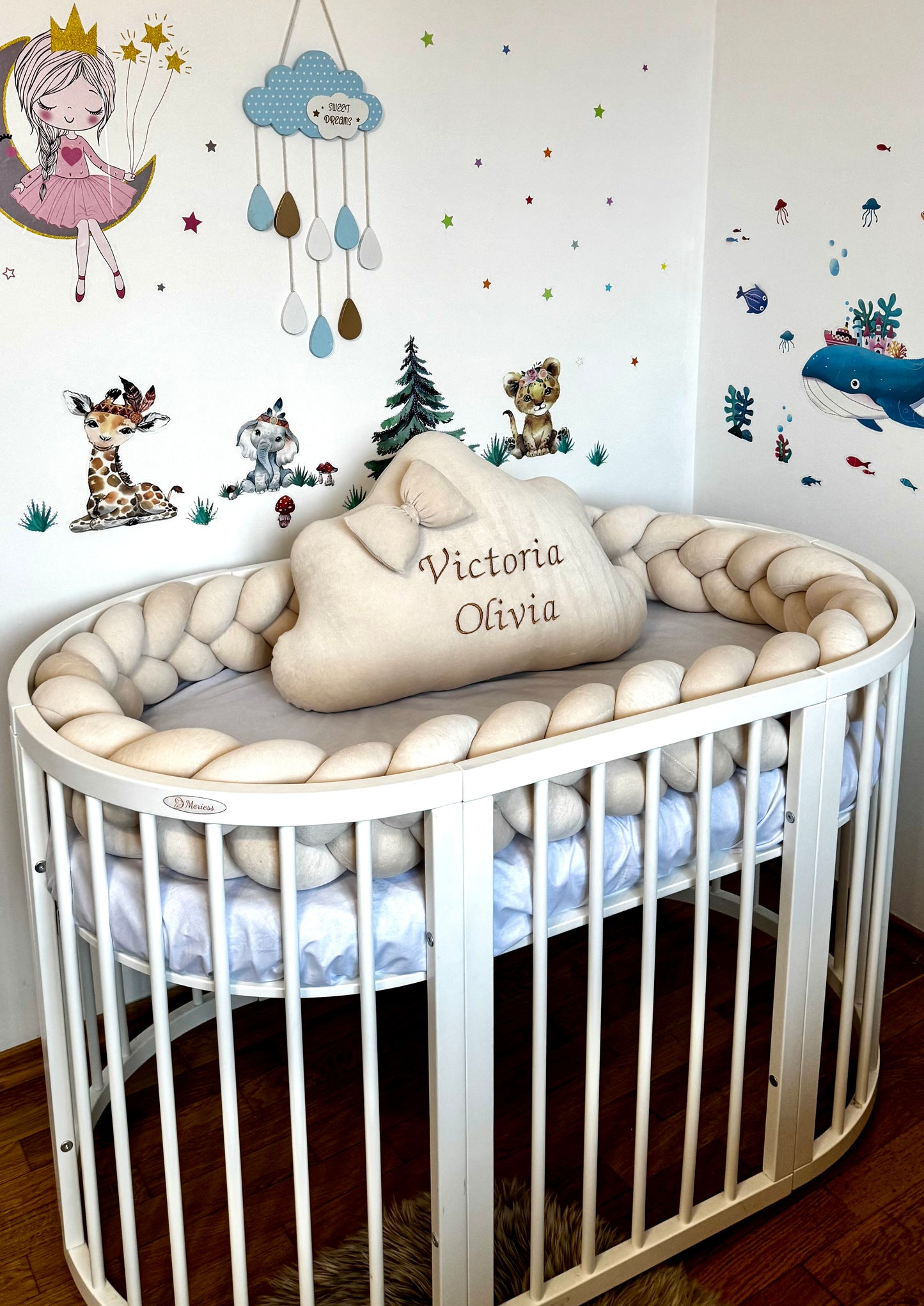 Set Protecție Împletită Bej 350 cm x 10 cm + Pernuță Nor Personalizată