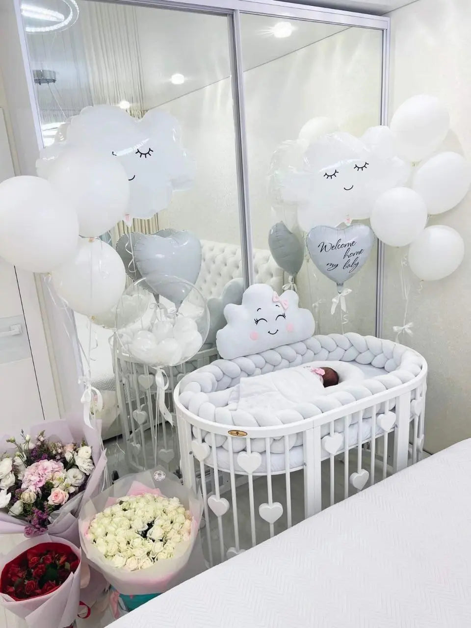 Patut oval Royal Sleep 9 in 1 Hearts - Meriess - Descoperă la Meriess o selecție premium de lenjerie de pat pentru bebeluși, pătuțuri multifuncționale, accesorii esențiale și cadouri speciale. Calitate garantată și livrare internațională. Suport 24/7 pentru toți părinții!