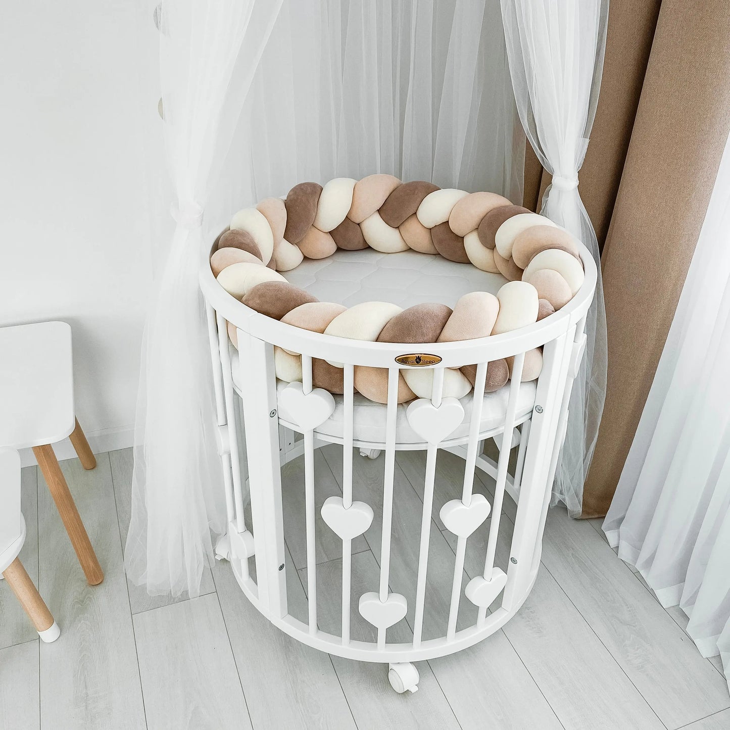 Patut oval Royal Sleep 9 in 1 Hearts - Meriess - Descoperă la Meriess o selecție premium de lenjerie de pat pentru bebeluși, pătuțuri multifuncționale, accesorii esențiale și cadouri speciale. Calitate garantată și livrare internațională. Suport 24/7 pentru toți părinții!