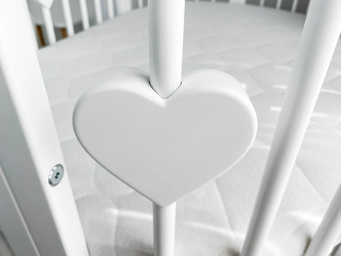 Patut oval Royal Sleep 9 in 1 Hearts - Meriess - Descoperă la Meriess o selecție premium de lenjerie de pat pentru bebeluși, pătuțuri multifuncționale, accesorii esențiale și cadouri speciale. Calitate garantată și livrare internațională. Suport 24/7 pentru toți părinții!