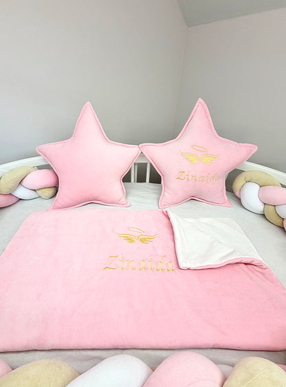 Păturică plăpumioară personalizabilă cu două fețe: velur moale și bumbac. Roz