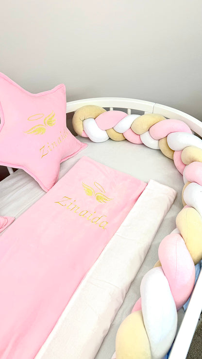 Păturică plăpumioară personalizabilă cu două fețe: velur moale și bumbac. Roz