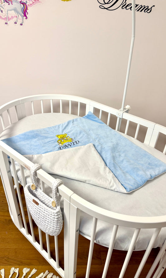 Păturică plăpumioară personalizată cu fața dublă- velur și bumbac 100%. Albastru