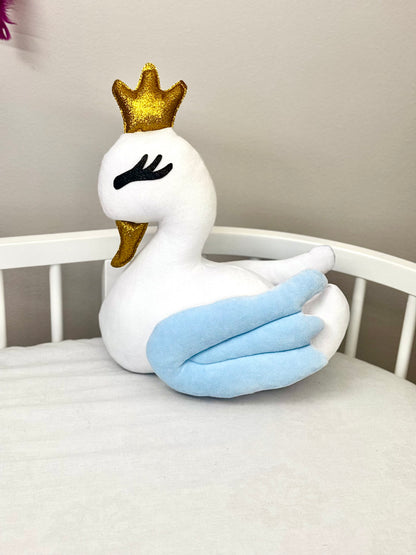 Lebădă decorativă din velur moale cu umplutură hipoalergenică – decor pentru camera copilului. Albastru deschis