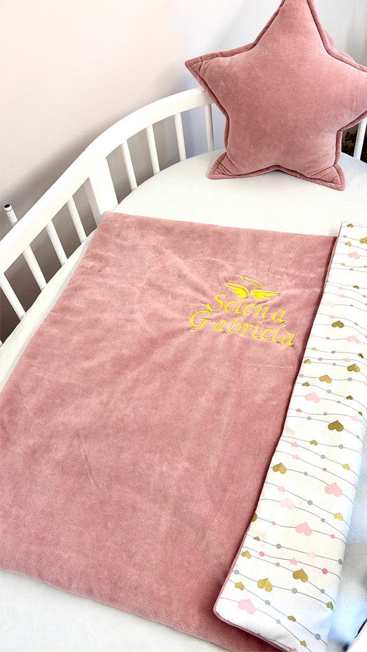 Păturică plăpumioară personalizabilă cu două fețe: velur și bumbac. Roz prăfuit.