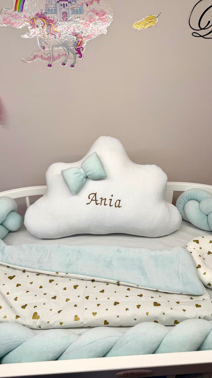 Pernuță norișor personalizată cu nume, cu fundiță verde mentă